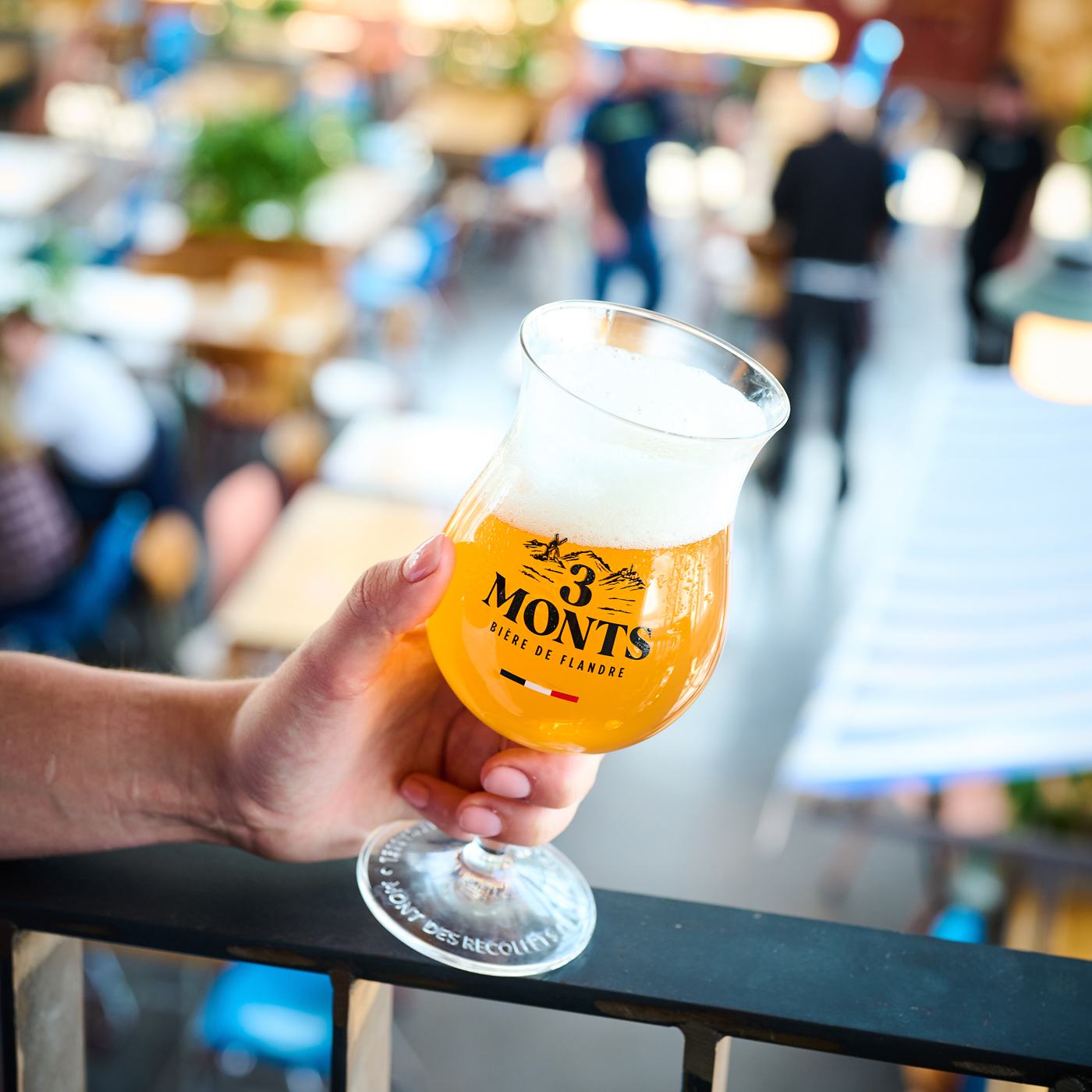 3 Monts verre blonde avec main en chr